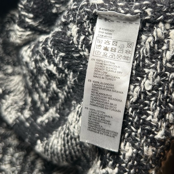 FOREVER 21 Aztec Print Open-Front Knit Cardigan Sweater- Black/White Size Small - Picture 4 of 4